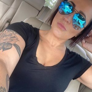 Meet your Posher, Tina